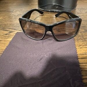 Gucci Black Sunglasses- GG 2592/S